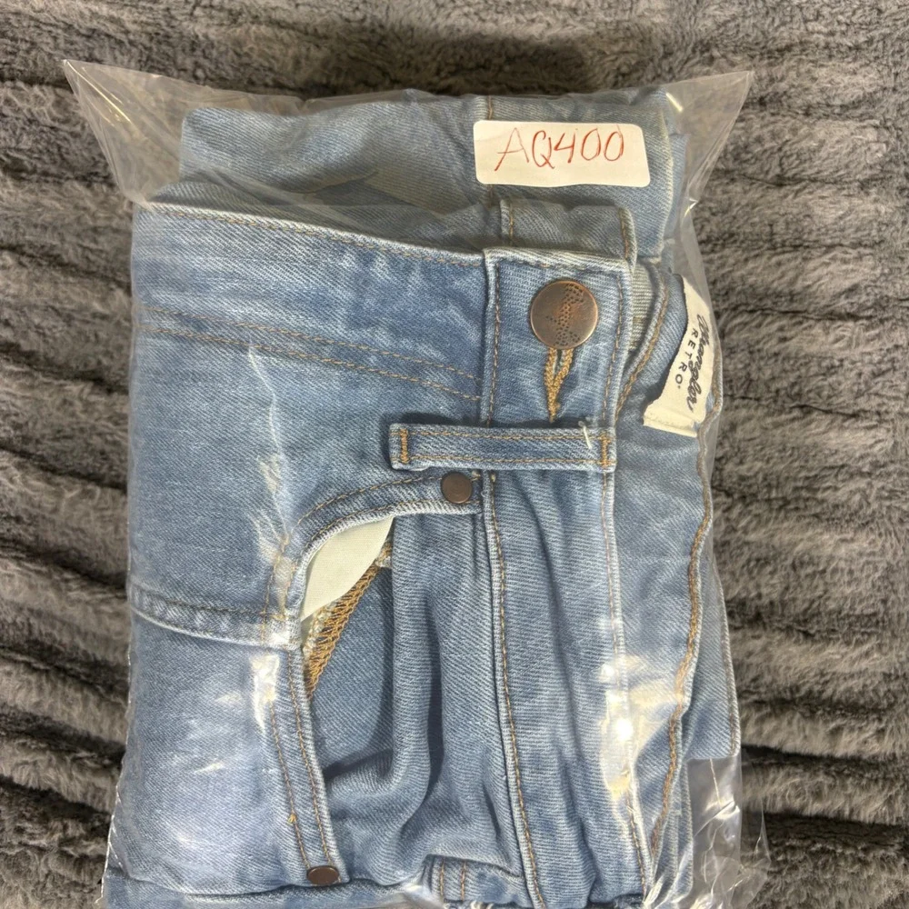 Wrangler Retro Womens High Rise Trumpet Flare Jeans Light Wash Blue 29x32 AQ400 - Picture 8 of 8